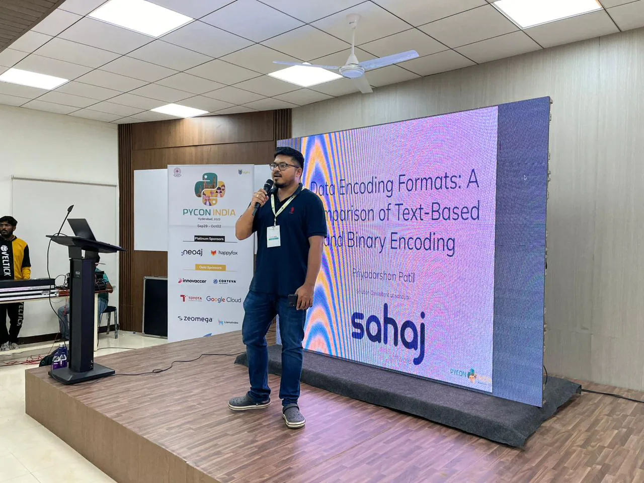 /images/pyconInd2023SKS.webp